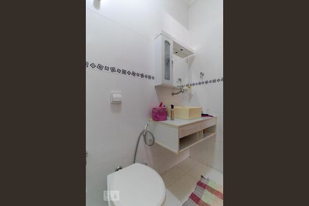 Casa à venda com 256m², 4 quartos e 3 vagasBanheiro da Suíte 02