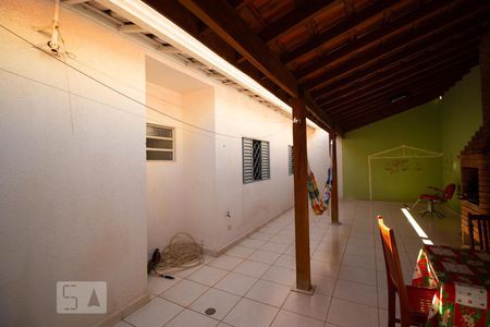 Casa à venda com 256m², 4 quartos e 3 vagasChurrasqueira