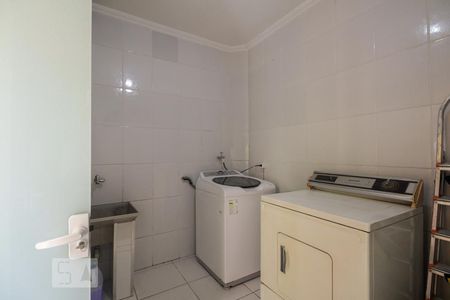 Casa à venda com 266m², 5 quartos e 1 vagaÁrea de serviço 