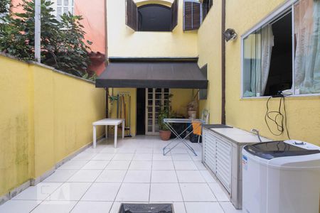 Casa à venda com 266m², 5 quartos e 1 vagaQuintal 