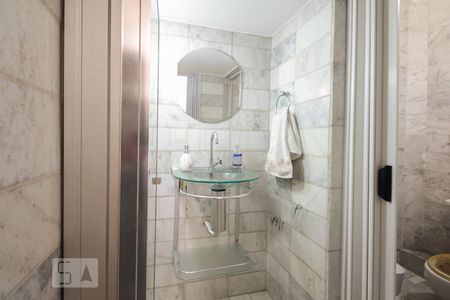 Casa à venda com 266m², 5 quartos e 1 vagaBanheiro Suíte 