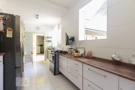 Casa à venda com 266m², 5 quartos e 1 vagaCozinha 