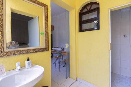 Casa à venda com 266m², 5 quartos e 1 vagaBanheiro de serviço 