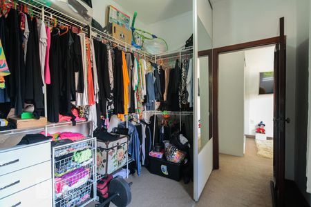 Casa à venda com 266m², 5 quartos e 1 vagaCloset Suíte 