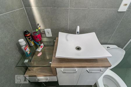 Casa à venda com 64m², 3 quartos e 1 vaga Casa à venda com 64m², 3 quartos e 1 vagaBanheiro