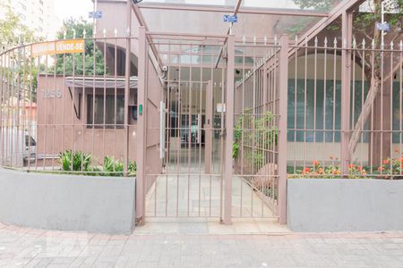 Apartamento à venda com 105m², 2 quartos e 1 vagaFachada