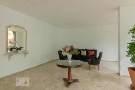 Apartamento à venda com 105m², 2 quartos e 1 vagaHall