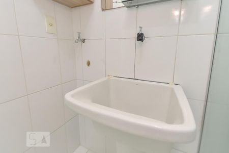 Banheiro de kitnet/studio para alugar com 1 quarto, 36m² em República, São Paulo