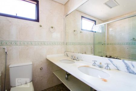 Apartamento para alugar com 129m², 3 quartos e 2 vagasBanheiro do quarto 3