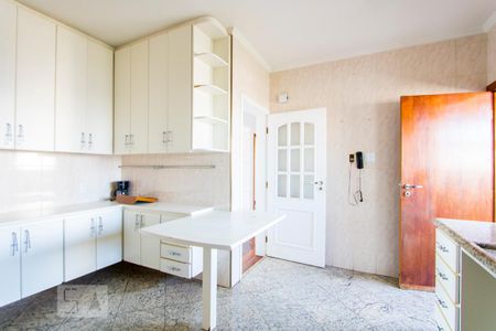 Apartamento para alugar com 129m², 3 quartos e 2 vagasCozinha