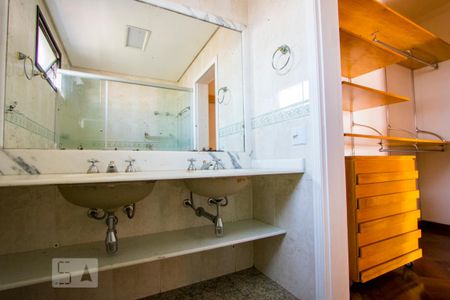 Apartamento para alugar com 129m², 3 quartos e 2 vagasBanheiro do quarto 3