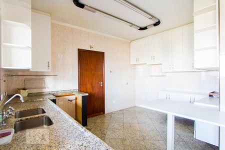 Apartamento para alugar com 129m², 3 quartos e 2 vagasCozinha