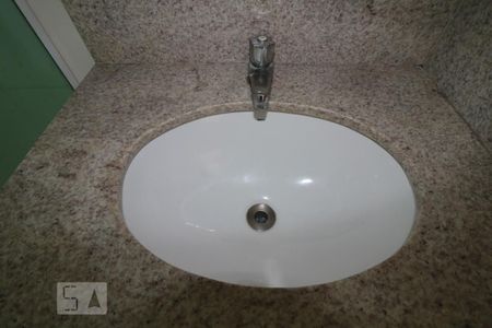 Apartamento à venda com 72m², 3 quartos e 2 vagasBanheiro Social - pia