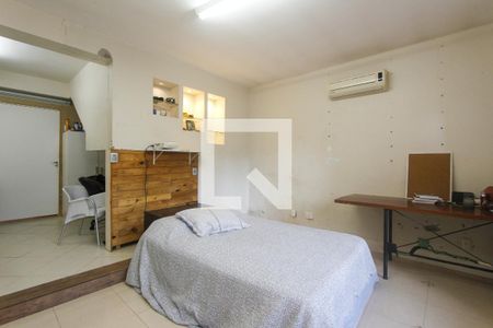 Quarto 1 de casa à venda com 4 quartos, 260m² em Passo da Areia, Porto Alegre