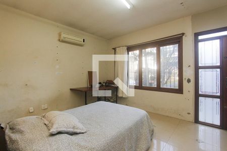 Quarto 1 de casa à venda com 4 quartos, 260m² em Passo da Areia, Porto Alegre