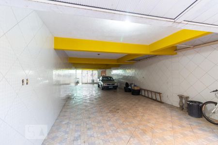 Casa à venda com 262m², 4 quartos e 8 vagas Casa à venda com 262m², 4 quartos e 8 vagasGaragem