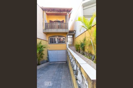 Casa à venda com 262m², 4 quartos e 8 vagas Casa à venda com 262m², 4 quartos e 8 vagasFachada