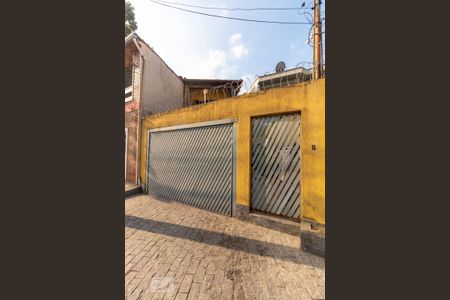 Casa à venda com 262m², 4 quartos e 8 vagas Casa à venda com 262m², 4 quartos e 8 vagasFachada