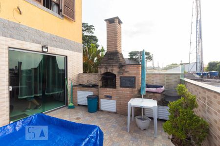 Casa à venda com 262m², 4 quartos e 8 vagas Casa à venda com 262m², 4 quartos e 8 vagasÁrea comum - Churrasqueira