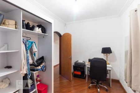 Casa à venda com 262m², 4 quartos e 8 vagas Casa à venda com 262m², 4 quartos e 8 vagasQuarto 3