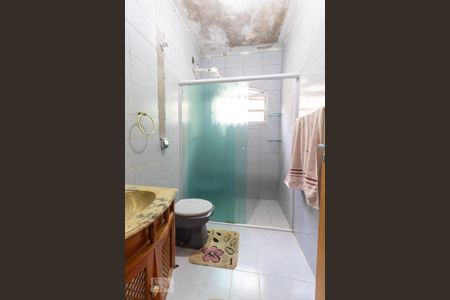 Casa à venda com 262m², 4 quartos e 8 vagas Casa à venda com 262m², 4 quartos e 8 vagasBanheiro 1