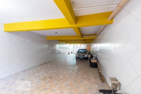 Casa à venda com 262m², 4 quartos e 8 vagas Casa à venda com 262m², 4 quartos e 8 vagasGaragem