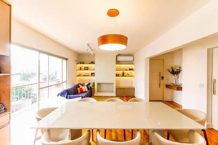 Sala de apartamento à venda com 4 quartos, 132m² em Campo Belo, São Paulo