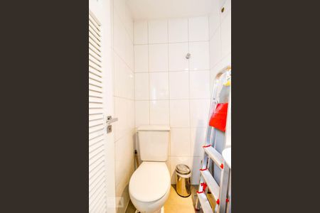 Apartamento à venda com 132m², 4 quartos e 2 vagasBanheiro de Serviço