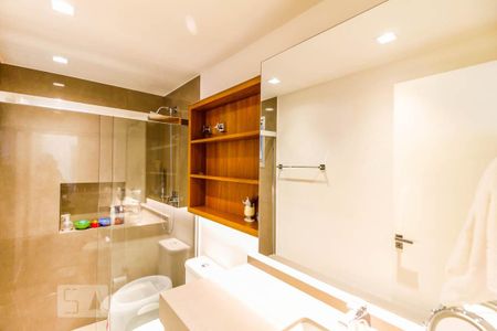 Apartamento à venda com 132m², 4 quartos e 2 vagasBanheiro