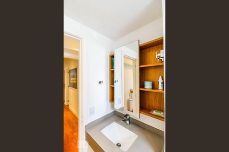 Apartamento à venda com 132m², 4 quartos e 2 vagasBanheiro Suíte 2