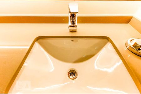 Apartamento à venda com 132m², 4 quartos e 2 vagasBanheiro