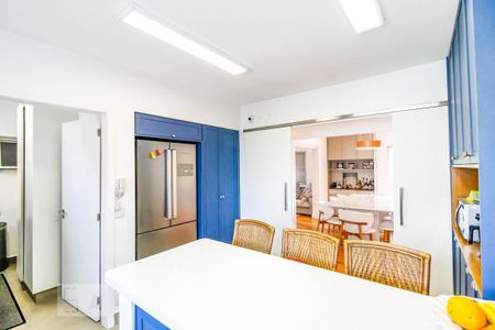 Apartamento à venda com 132m², 4 quartos e 2 vagasCozinha