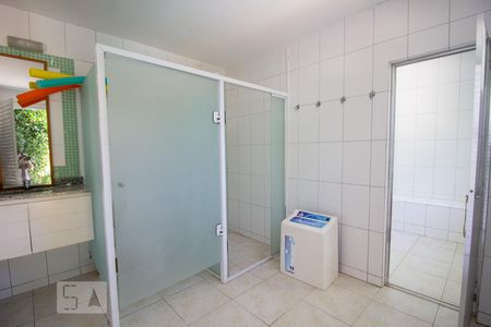 Casa de condomínio à venda com 1000m², 3 quartos e 2 vagas Casa de condomínio à venda com 1000m², 3 quartos e 2 vagasSauna