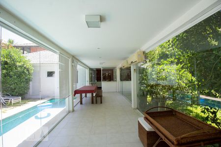 Casa de condomínio à venda com 1000m², 3 quartos e 2 vagas Casa de condomínio à venda com 1000m², 3 quartos e 2 vagasÁrea Gourmet