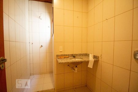 Casa de condomínio à venda com 1000m², 3 quartos e 2 vagas Casa de condomínio à venda com 1000m², 3 quartos e 2 vagasBanheiro de Serviço