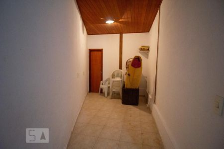 Casa de condomínio à venda com 1000m², 3 quartos e 2 vagas Casa de condomínio à venda com 1000m², 3 quartos e 2 vagasQuarto de Serviço