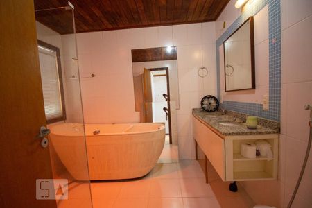 Casa de condomínio à venda com 1000m², 3 quartos e 2 vagas Casa de condomínio à venda com 1000m², 3 quartos e 2 vagasBanheiro