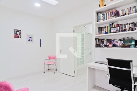 Casa à venda com 600m², 5 quartos e 4 vagasHall das suítes