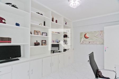 Casa à venda com 600m², 5 quartos e 4 vagasEscritório