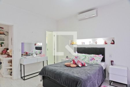 Casa à venda com 600m², 5 quartos e 4 vagasSuíte 2