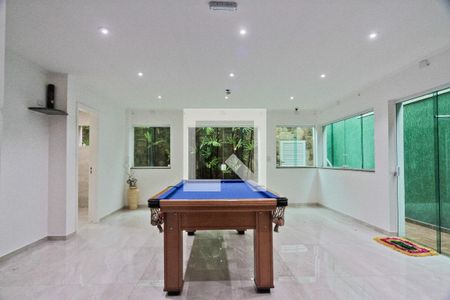 Casa à venda com 600m², 5 quartos e 4 vagasSalão