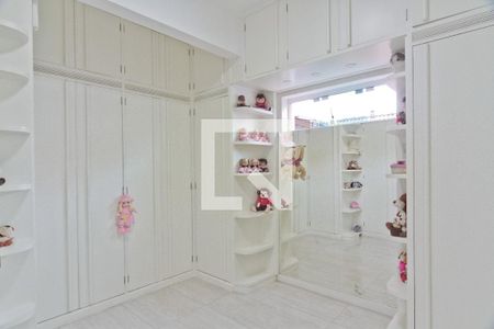 Casa à venda com 600m², 5 quartos e 4 vagasCloset da suíte 3