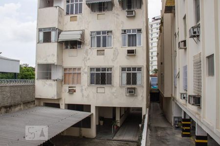 Apartamento à venda com 70m², 2 quartos e 1 vagaQuarto 02 - Janela