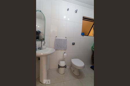 Casa à venda com 292m², 4 quartos e 3 vagasBanheiro de serviço