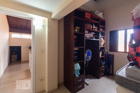 Casa à venda com 292m², 4 quartos e 3 vagasQuarto