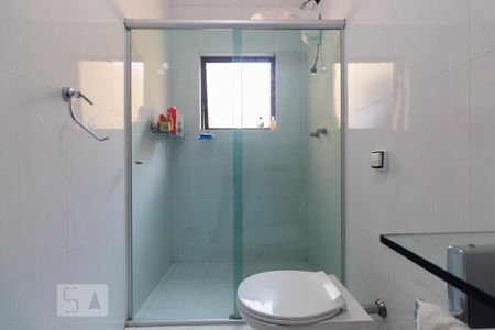 Casa à venda com 292m², 4 quartos e 3 vagasBanheiro do quarto 2