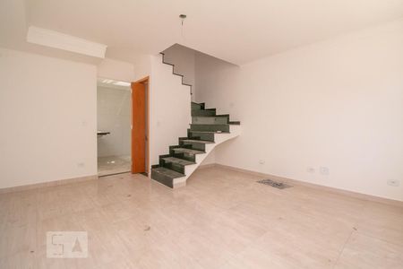 Casa de condomínio à venda com 130m², 3 quartos e 2 vagasSala