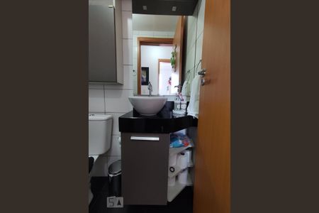 Apartamento à venda com 46m², 2 quartos e 1 vaga Apartamento à venda com 46m², 2 quartos e 1 vagaBanheiro