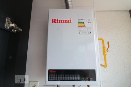 Apartamento para alugar com 38m², 1 quarto e 1 vagaDetalhe da area de serviço - aquecedor