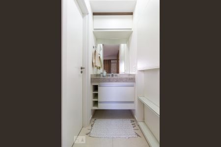 Banheiro de kitnet/studio para alugar com 1 quarto, 39m² em Bela Vista, São Paulo
